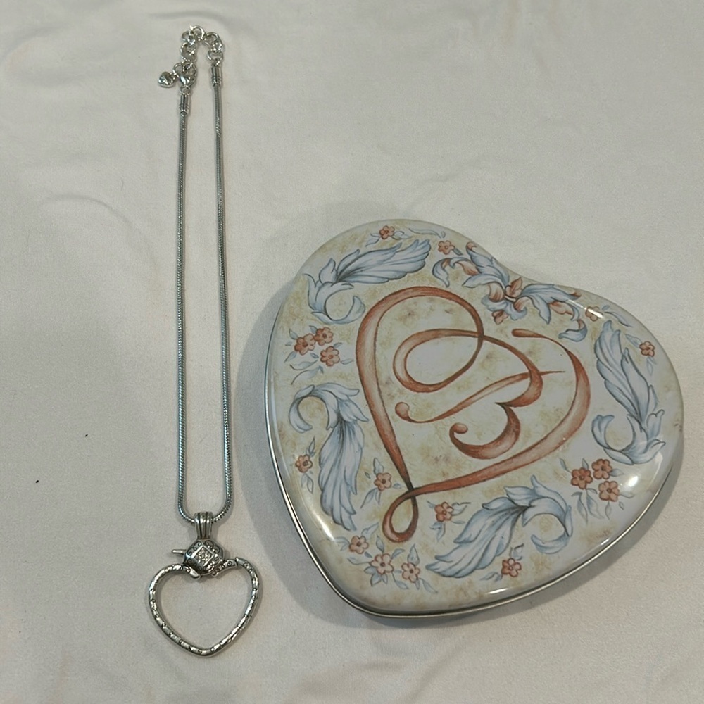 New Brighton Squeeze Me Heart Charm Holder Necklace with Heart Tin - Picture 1 of 4